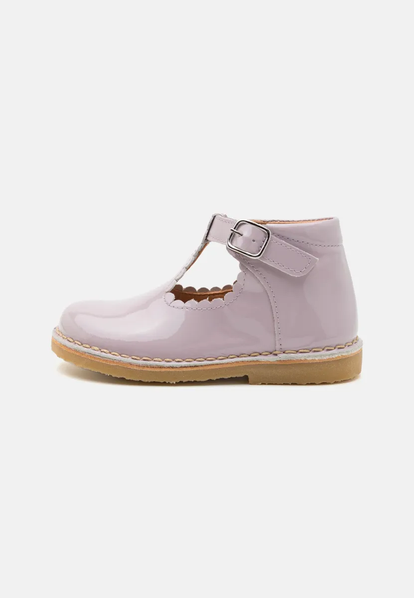 T-BAR SCALLOP - Klettschuh - iris