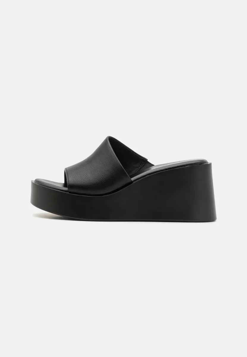 TABATHA - Pantolette hoch - black