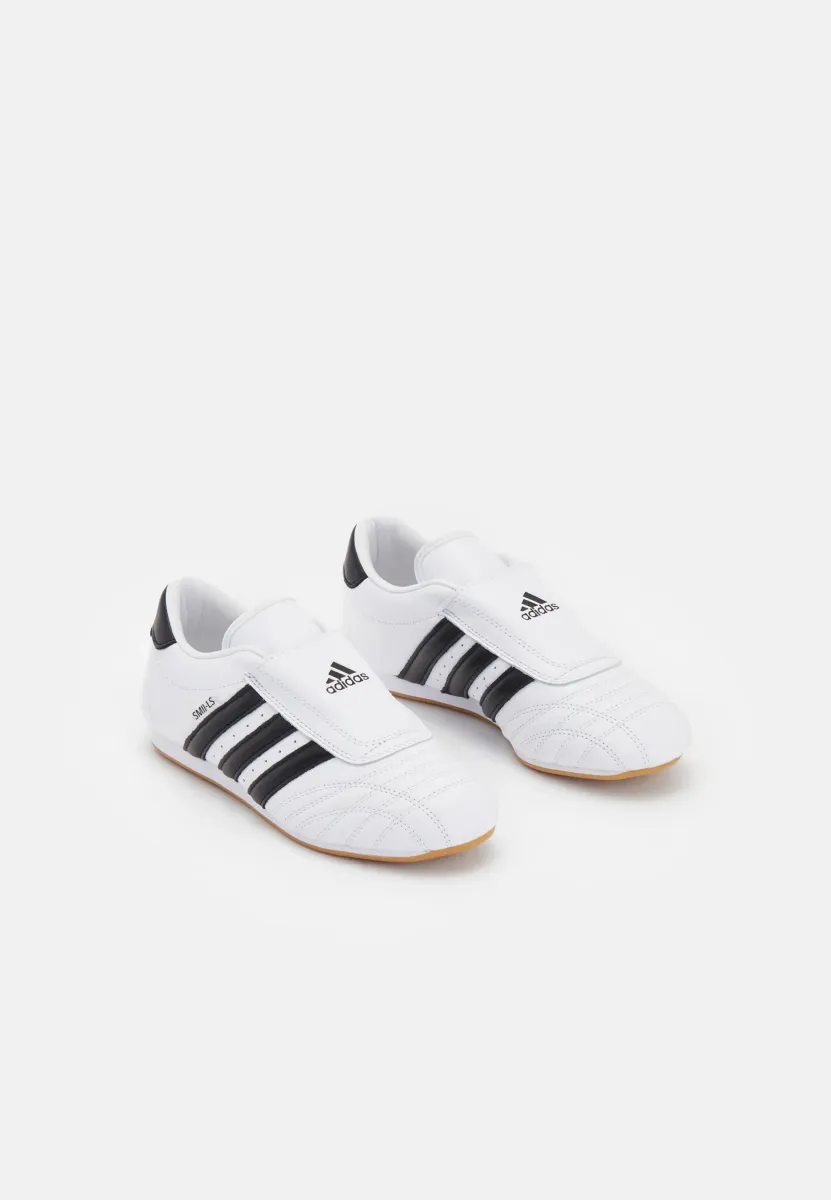 TAEKWONDO - Sneaker low - white/core black