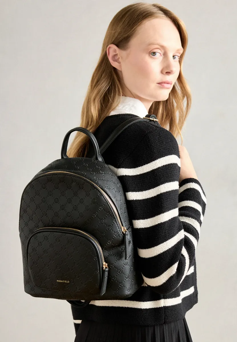 Tagesrucksack - black