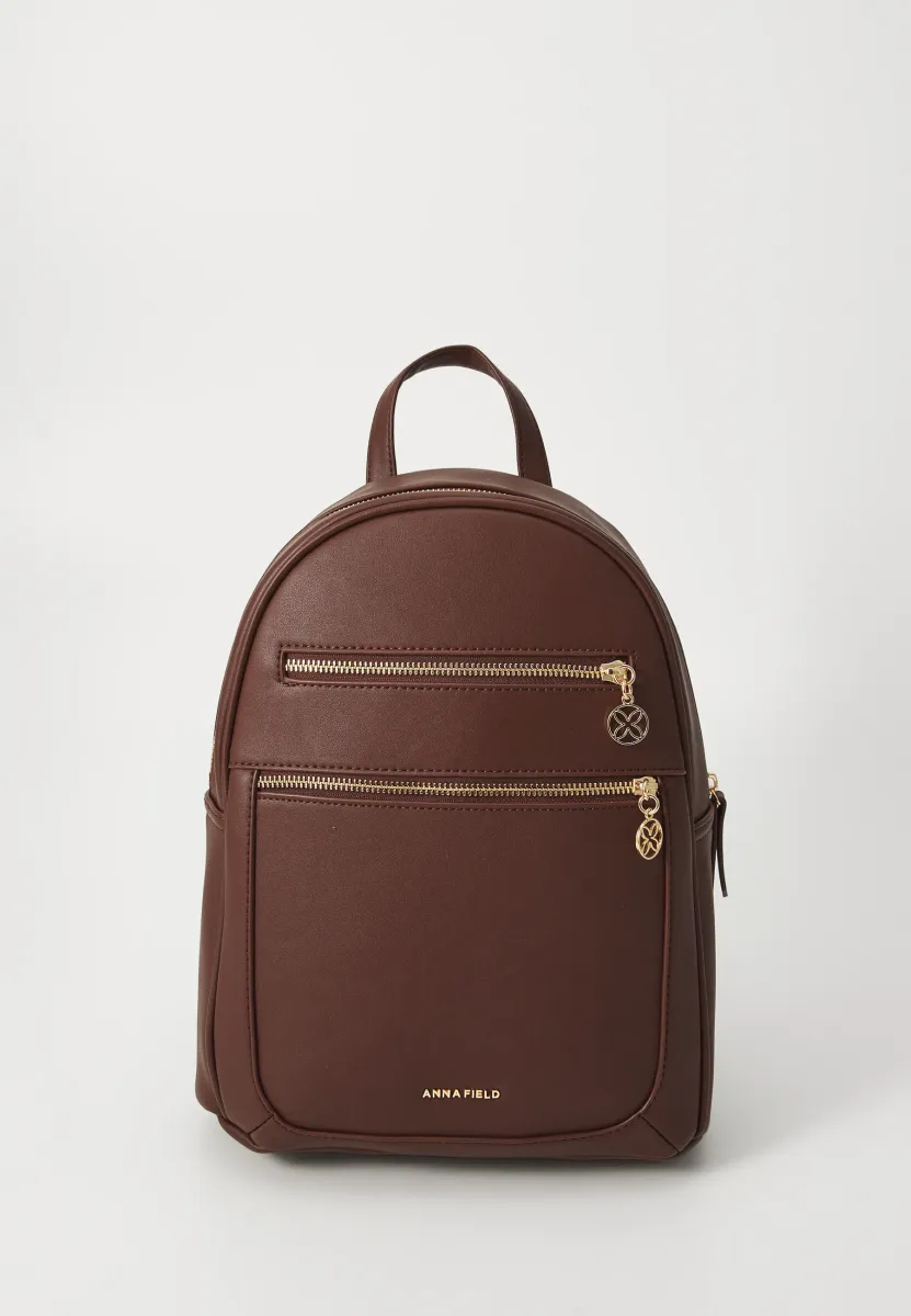 Tagesrucksack - dark brown