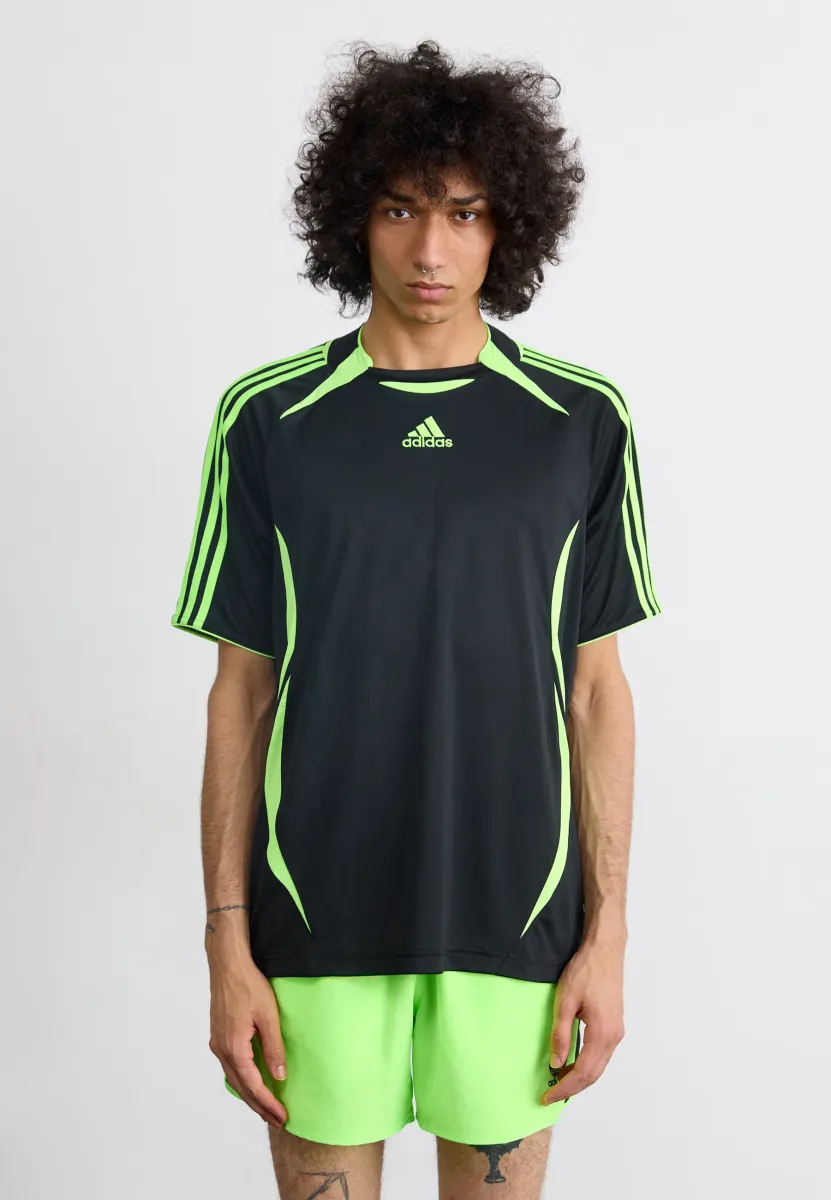 TEAMGEIST TEE - T-Shirt print - black/signal green
