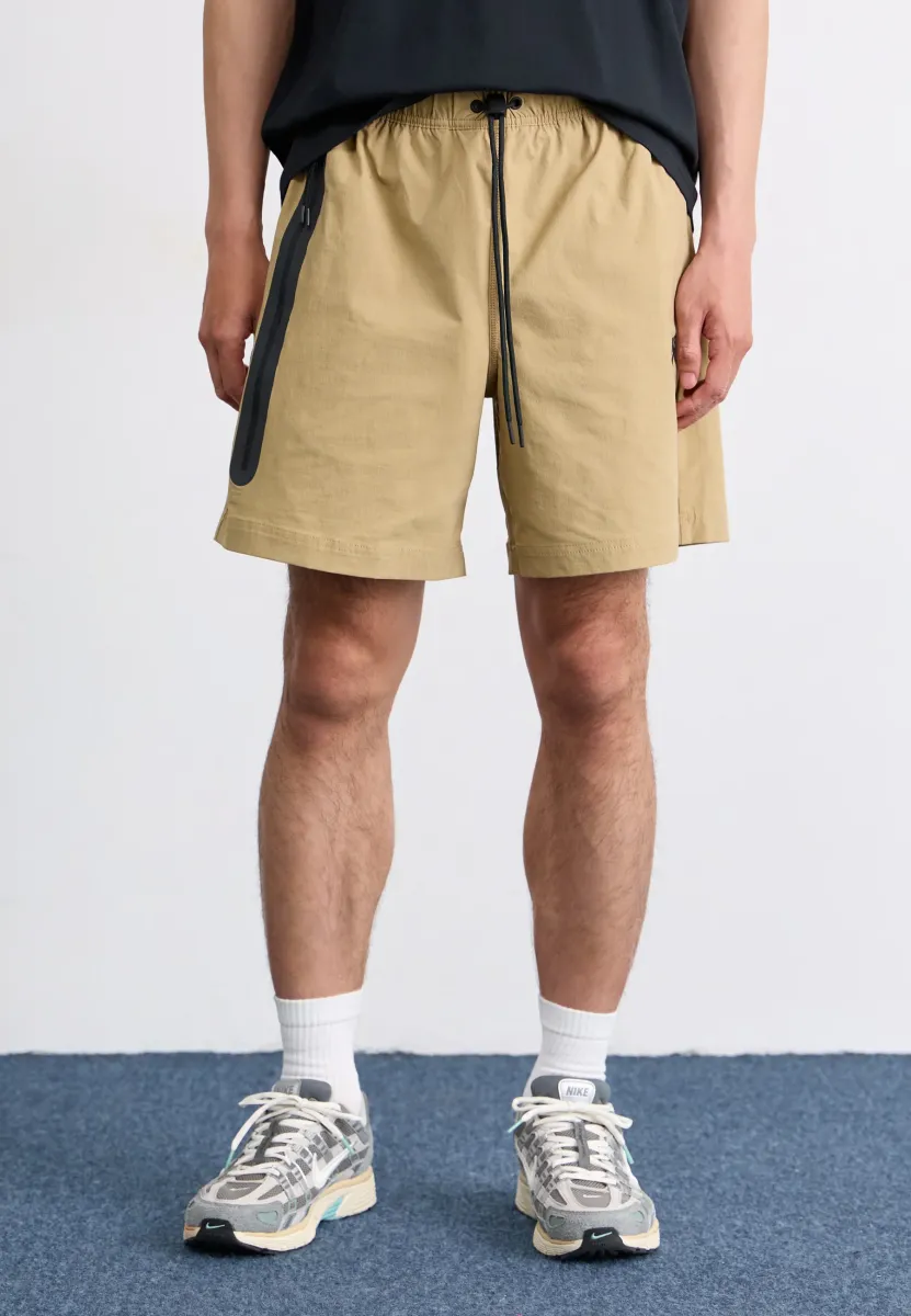 TECH - Shorts - parachute beige