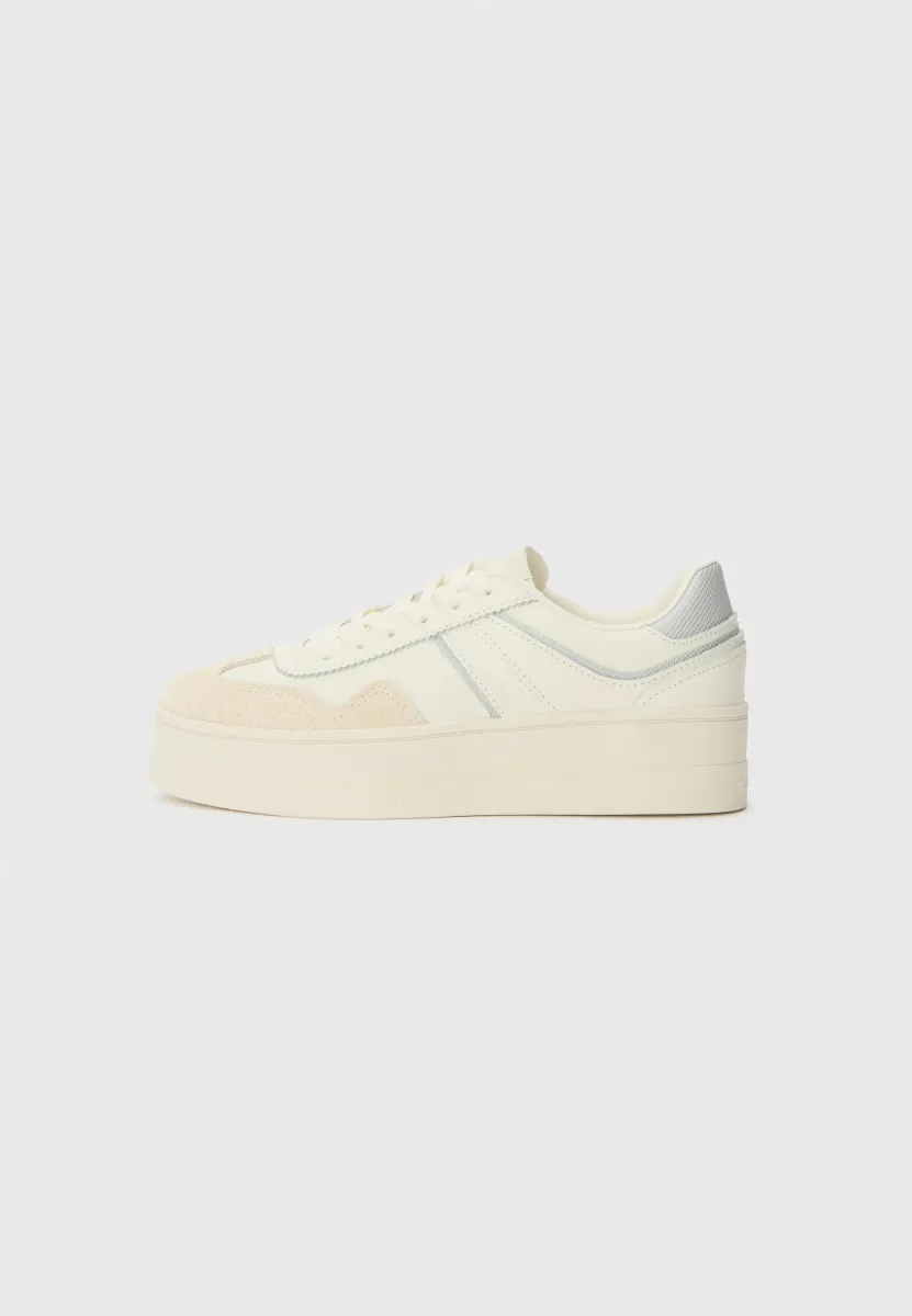 THE GREENWICH FLATFORM - Sneaker low - ivory/silver-coloured