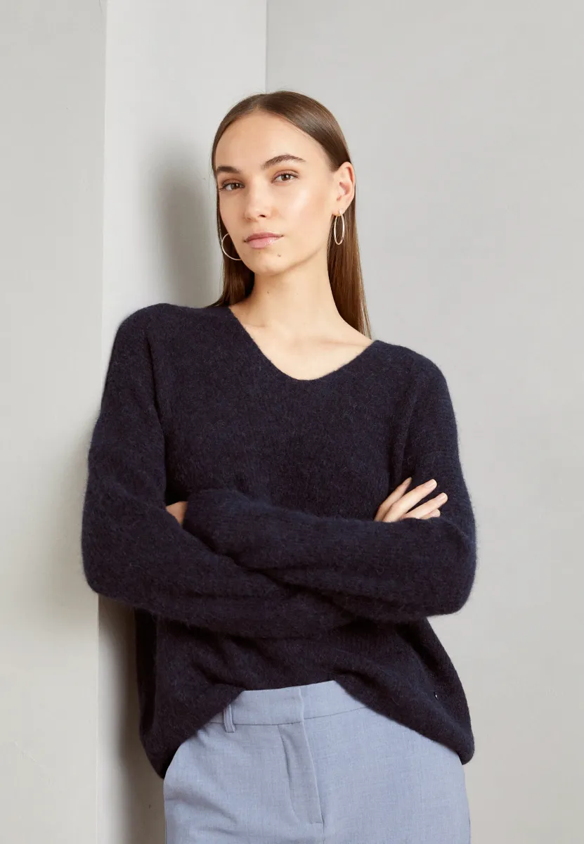 THORA V-NECK - Strickpullover - salute navy