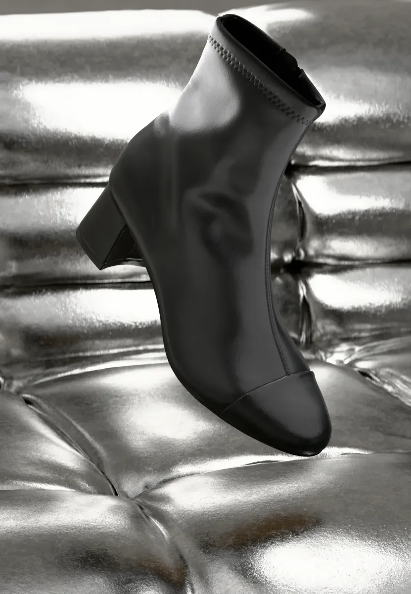 TIFFY PILLOW WALK - Stiefelette - black
