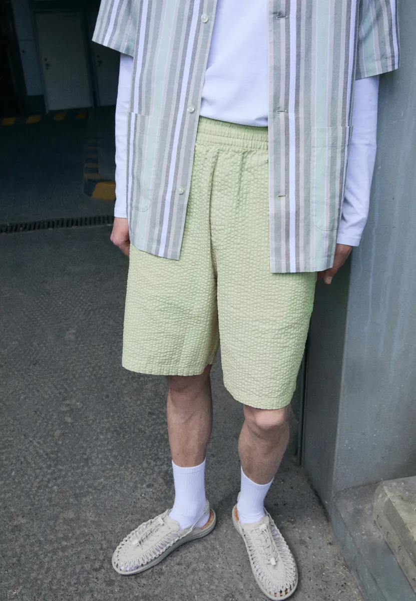 TOLAND - Shorts - pale olive