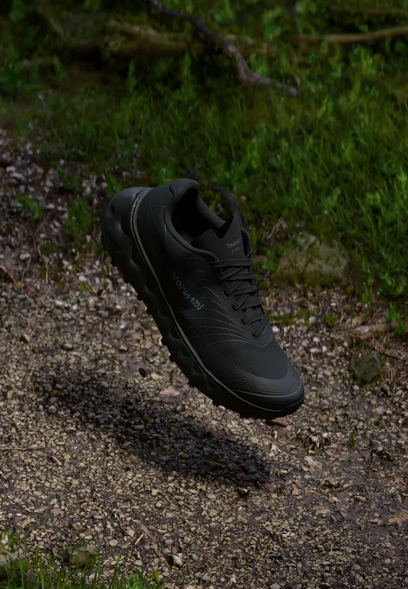 TOMIR 2.0 UNISEX - Laufschuh Trail - black
