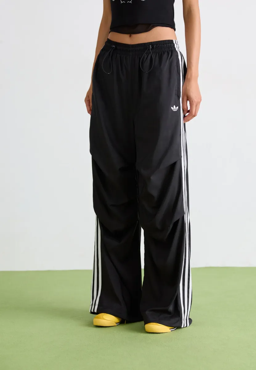TRACKPANT - Jogginghose - black