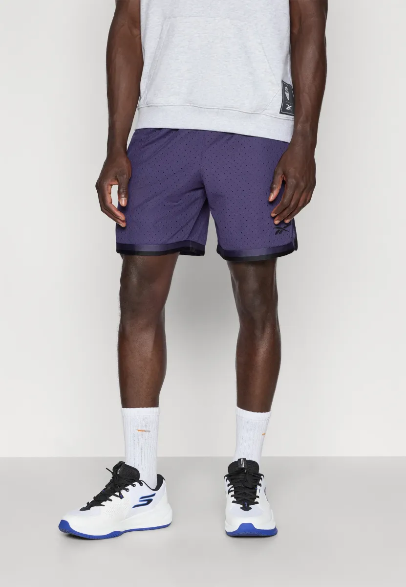 TRANSITION SHORTS - Kurze Sporthose - movement purple