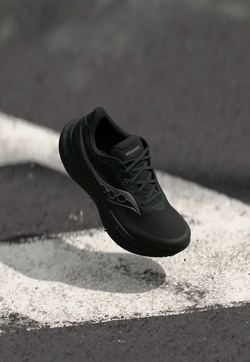 TRIUMPH 23 GTX - Laufschuh Trail - triple black