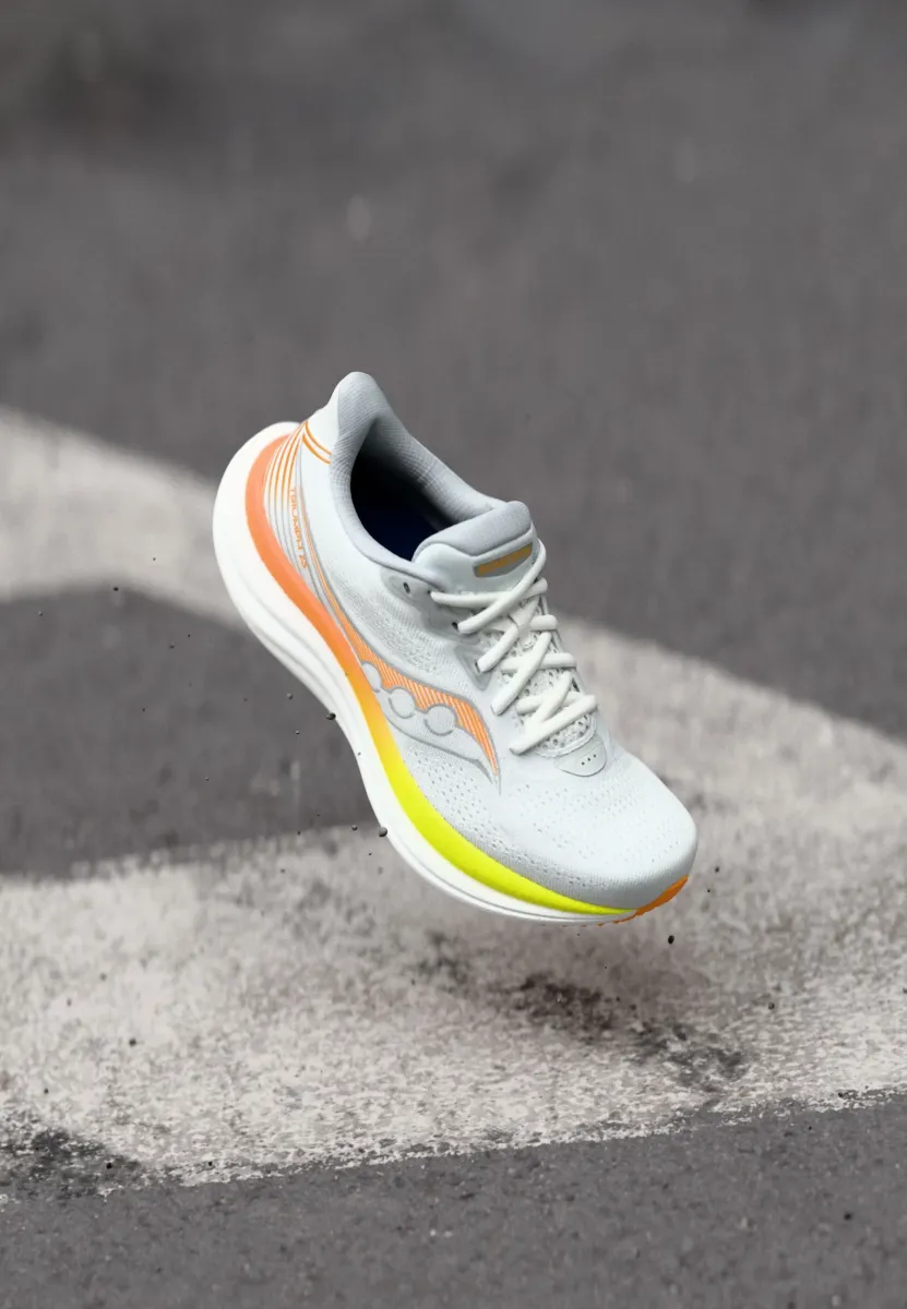 TRIUMPH 23 - Laufschuh Straße - white/citron