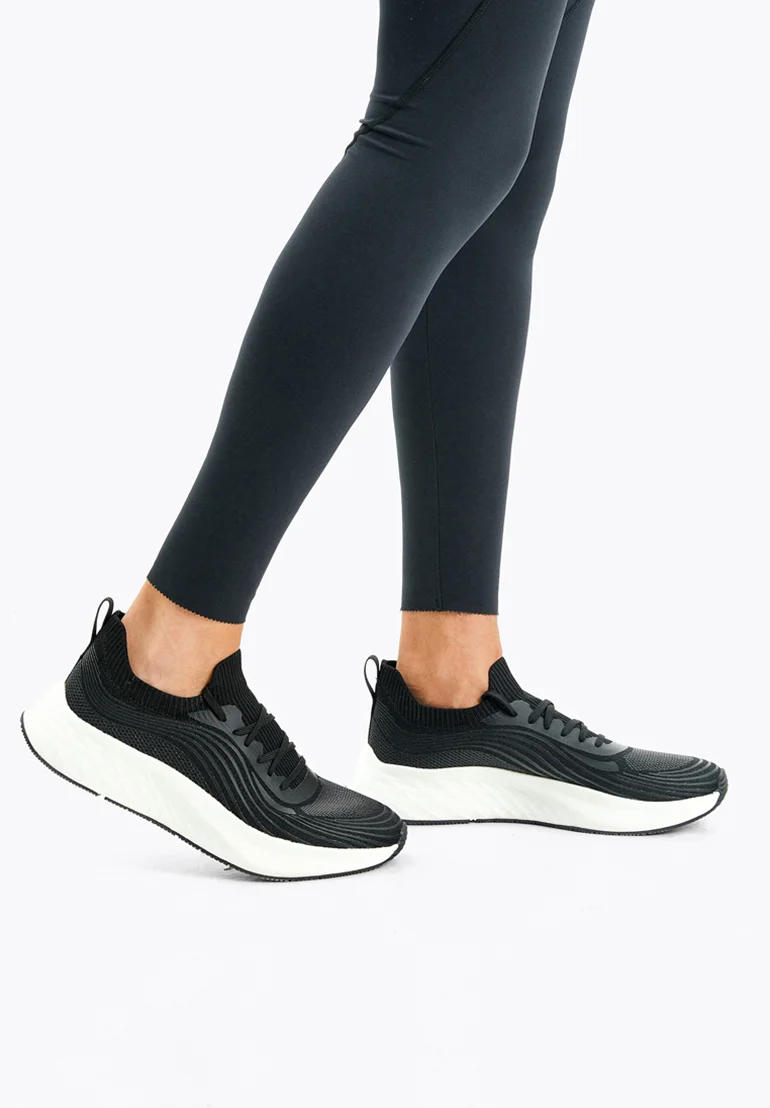 U-MOVE 11100180 - Laufschuh Trail - black