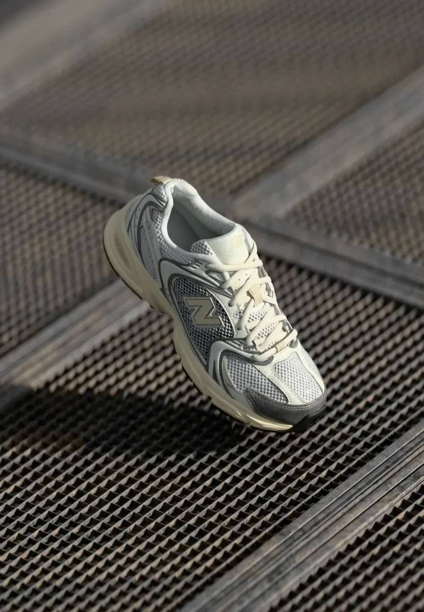U530 UNISEX - Sneaker low - silver metallic