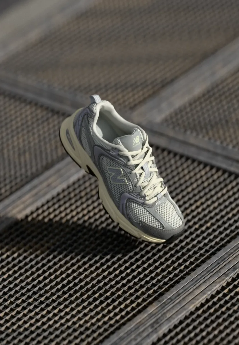 U530 UNISEX - Sneaker low - silver metallic