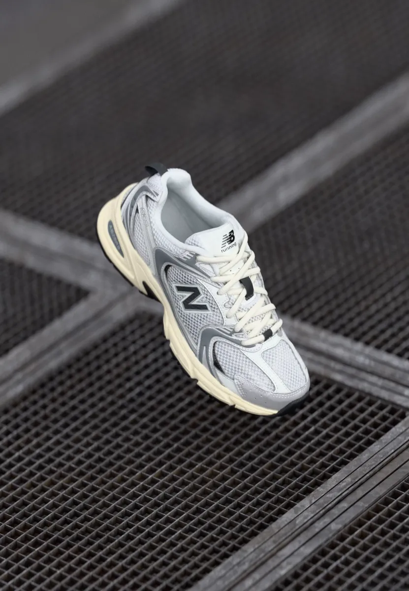 U530 UNISEX - Sneaker low - silver metallic