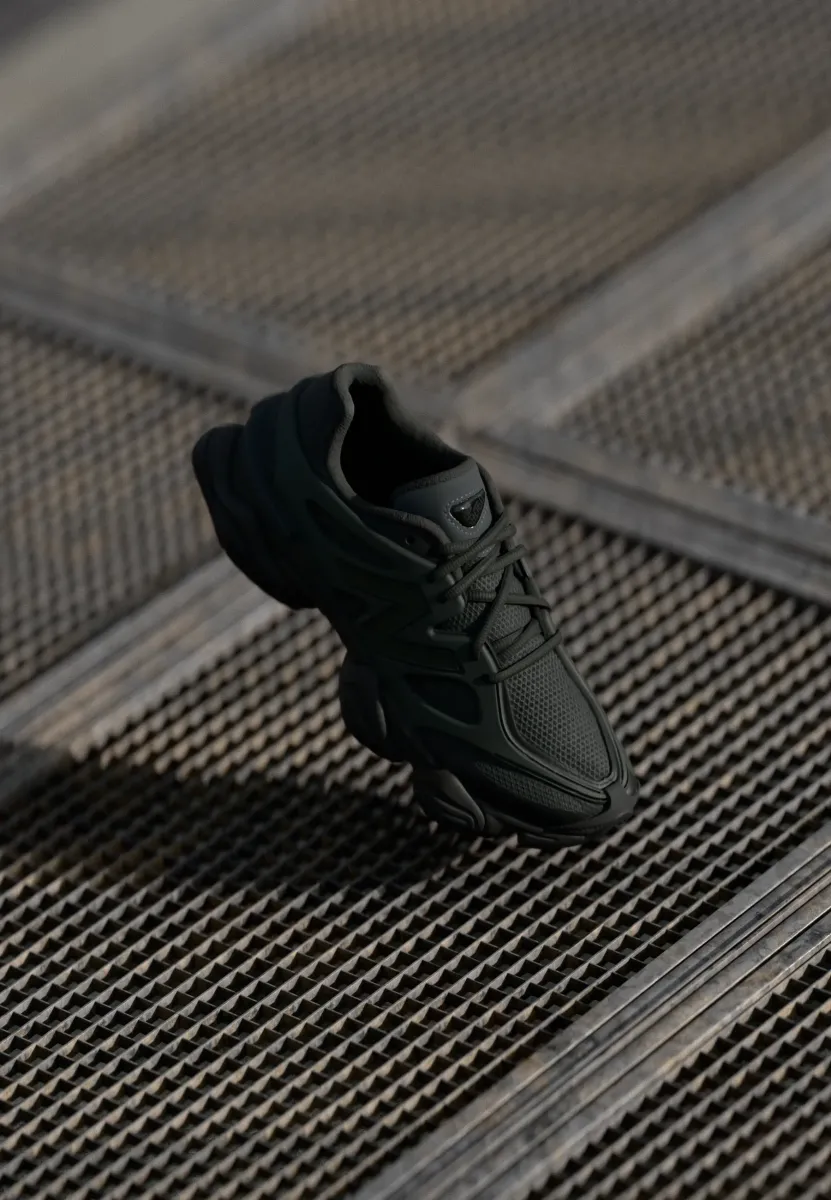U9060 UNISEX - Sneaker low - black cement