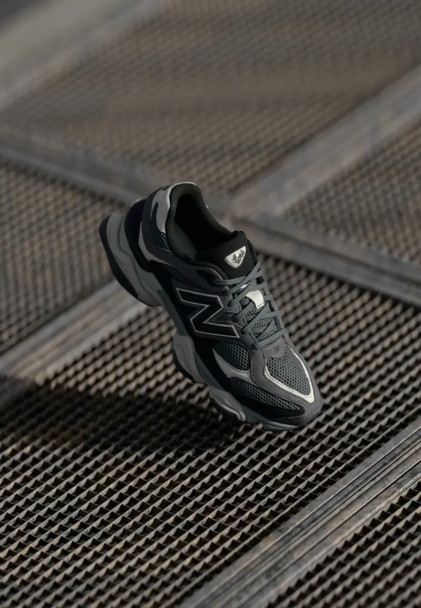U9060 UNISEX - Sneaker low - black