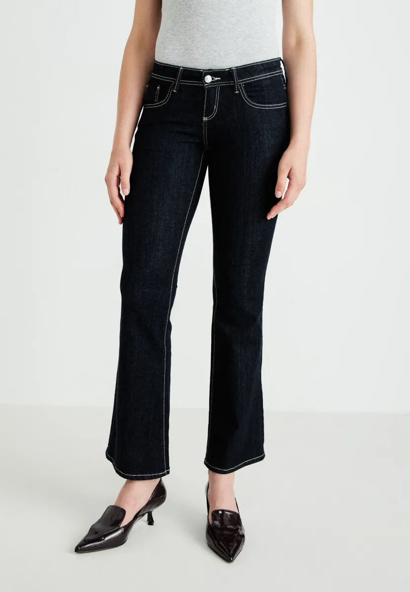 ULTRA LOW - Flared Jeans - rinse