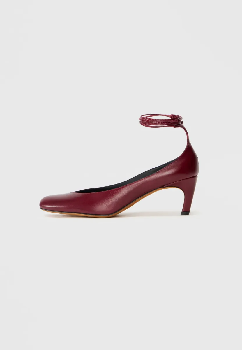 UMA - Pumps - merlot