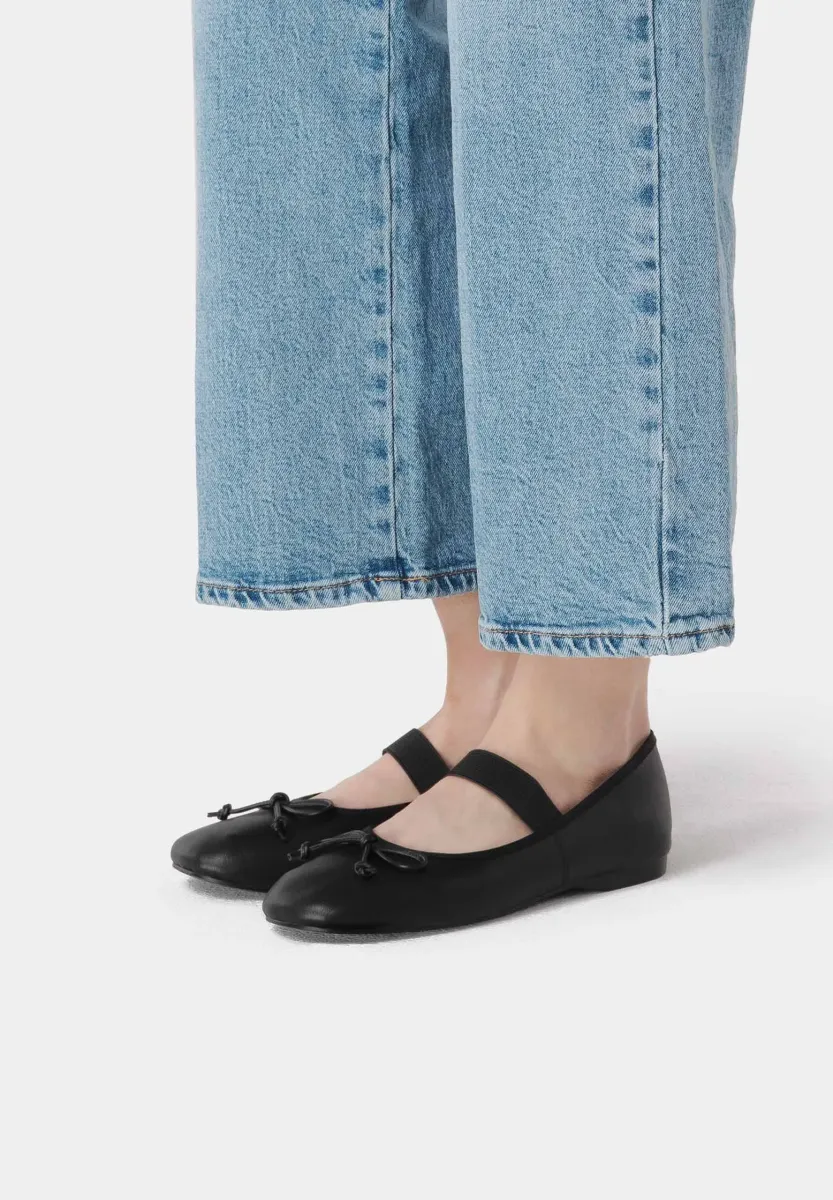 UNDER PARIS SKY - Klassischer Ballerina - black