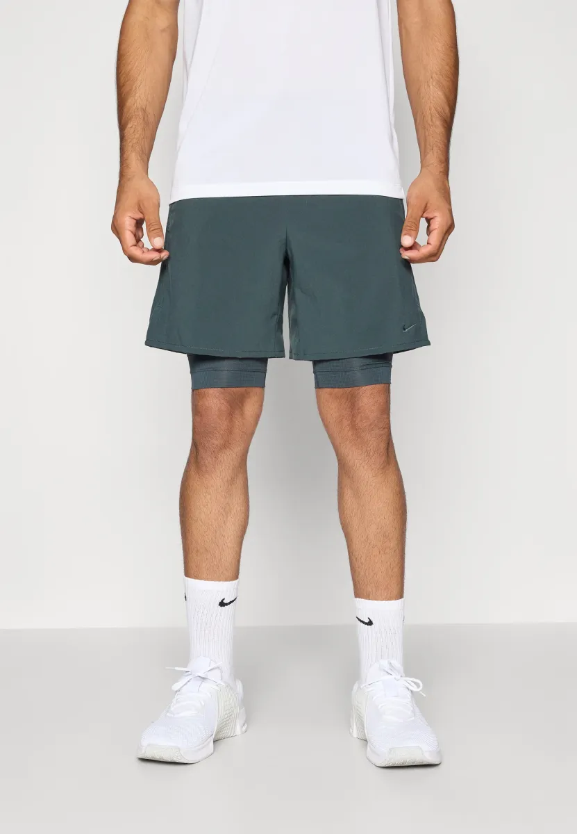 UNLIMITED - Kurze Sporthose - seaweed/black
