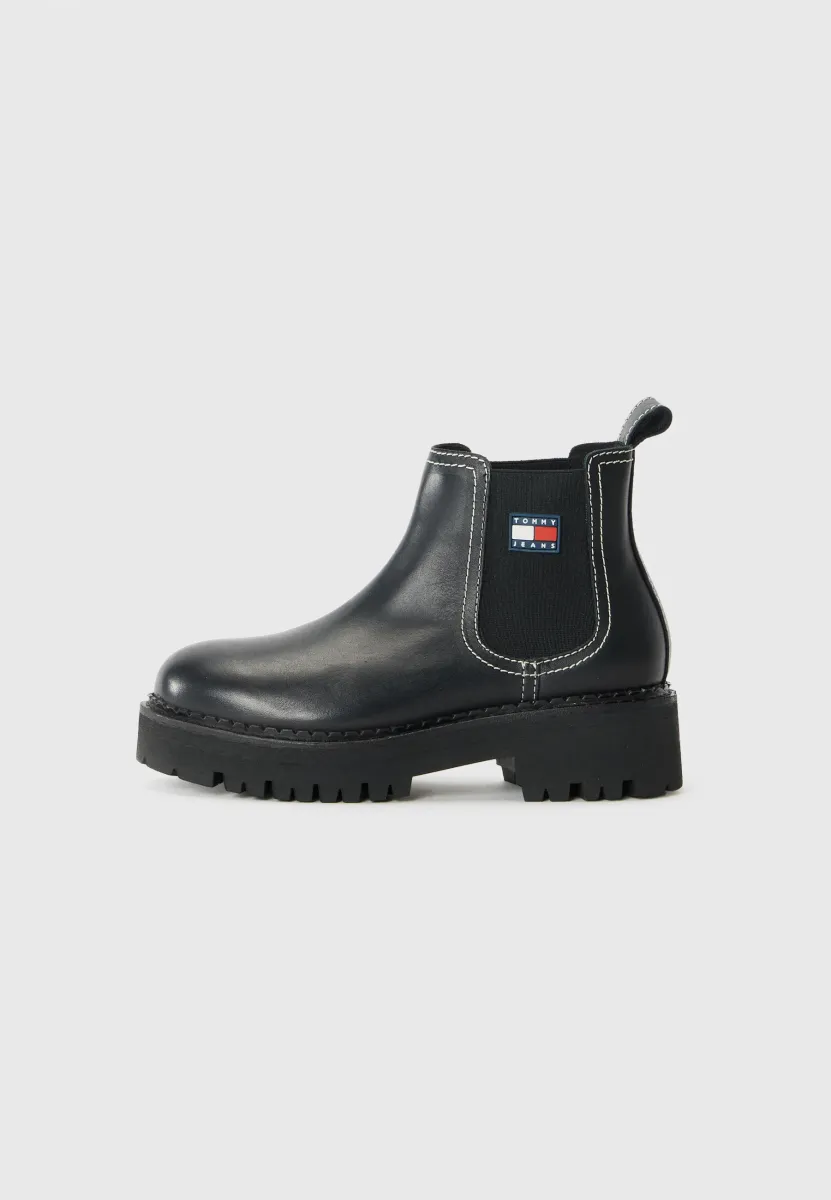 URBAN - Ankle Boot - black