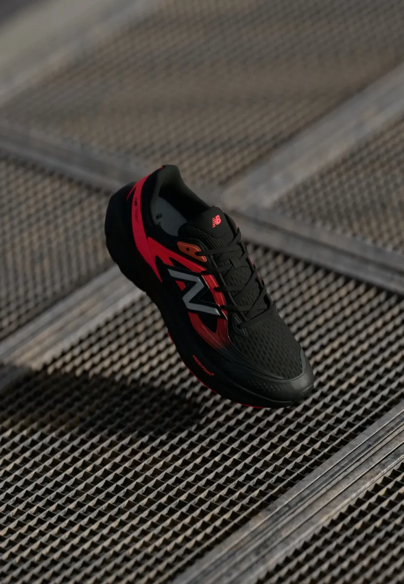 UTRN UNISEX - Sneaker low - black/red