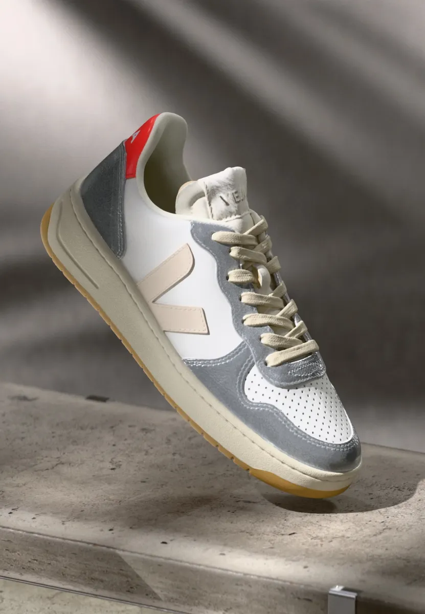 V 10 - Sneaker low - white/pierre/silver-coloured