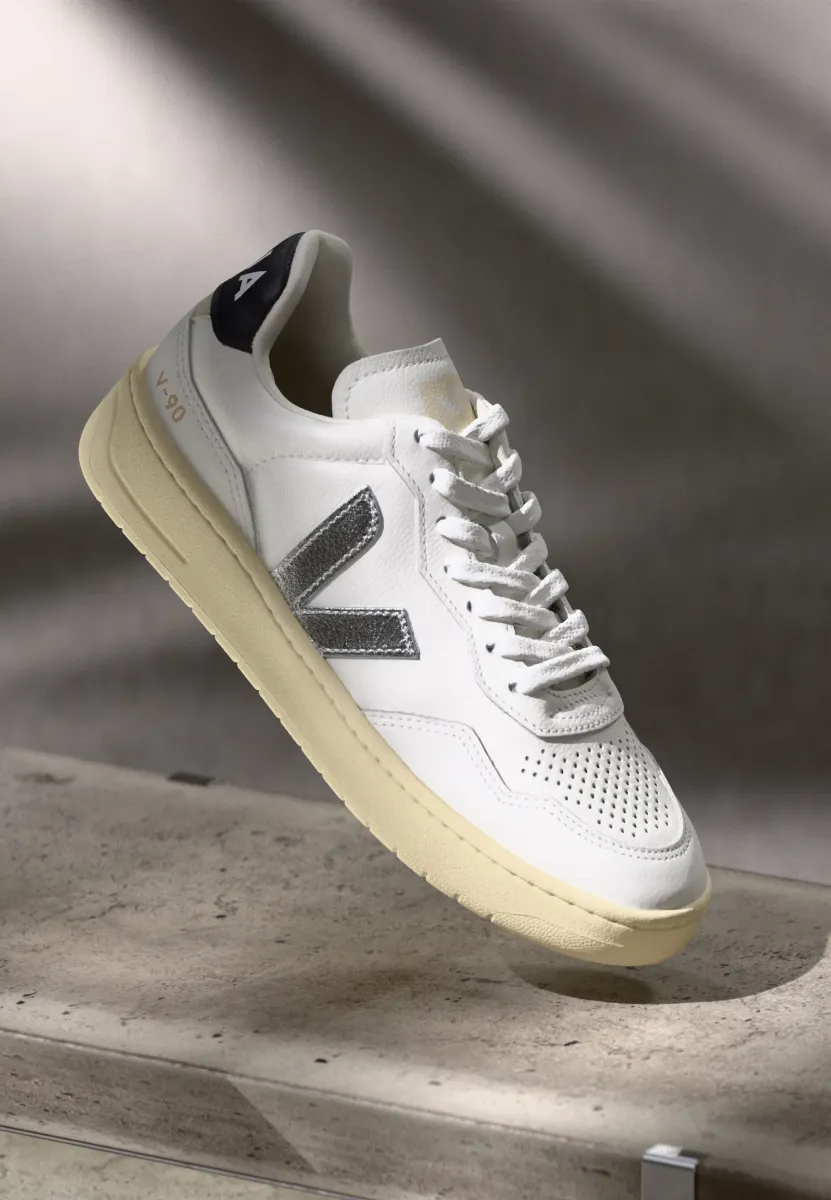 V 90 - Sneaker low - white/silver/black