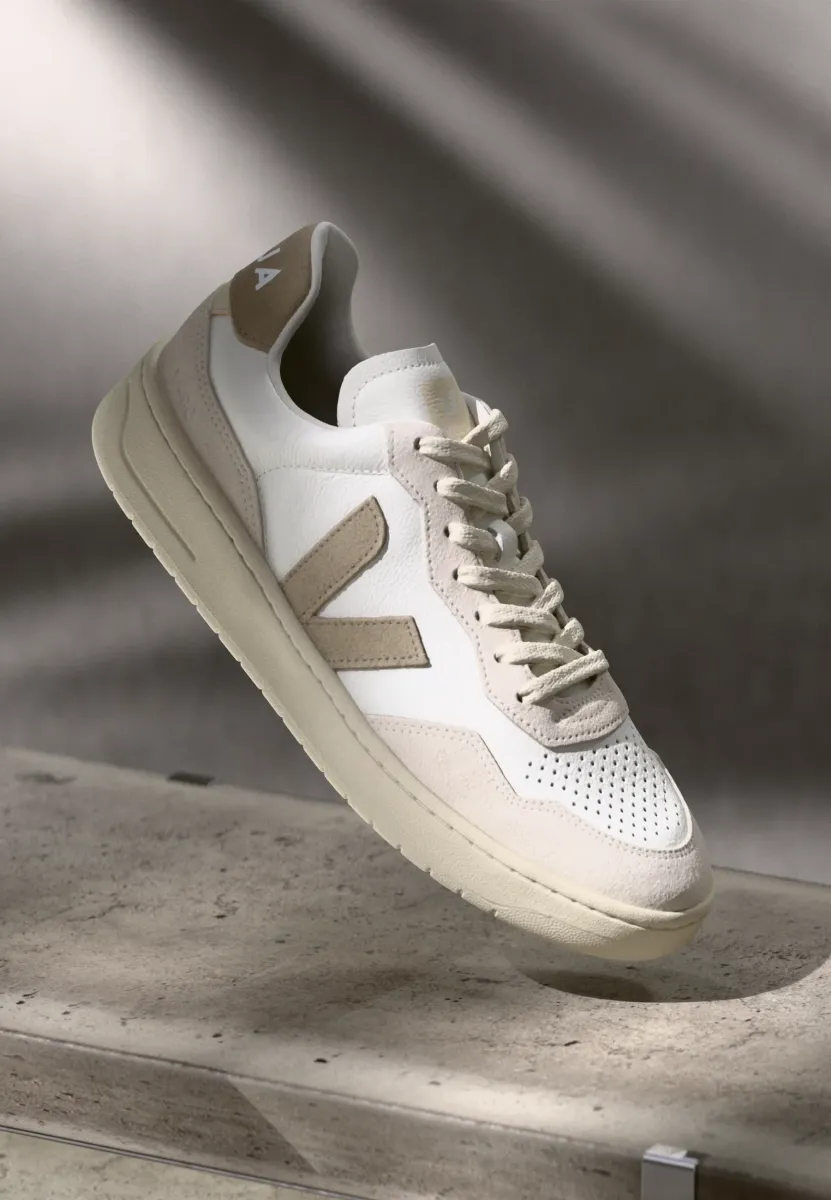 V 90 - Sneaker low - white/taupe