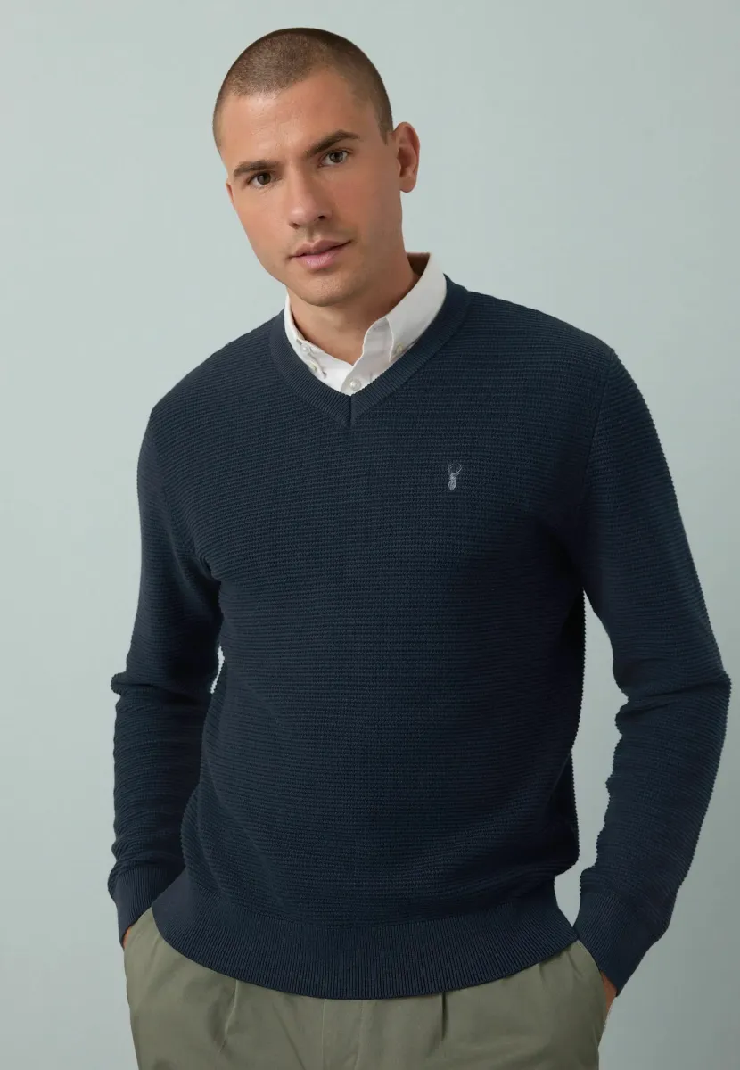 V-NECK - REGULAR FIT TEXTURED OXFORD MOCK - Strickpullover - navy blue
