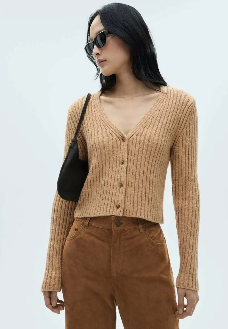 V-NECK - Strickjacke - brown
