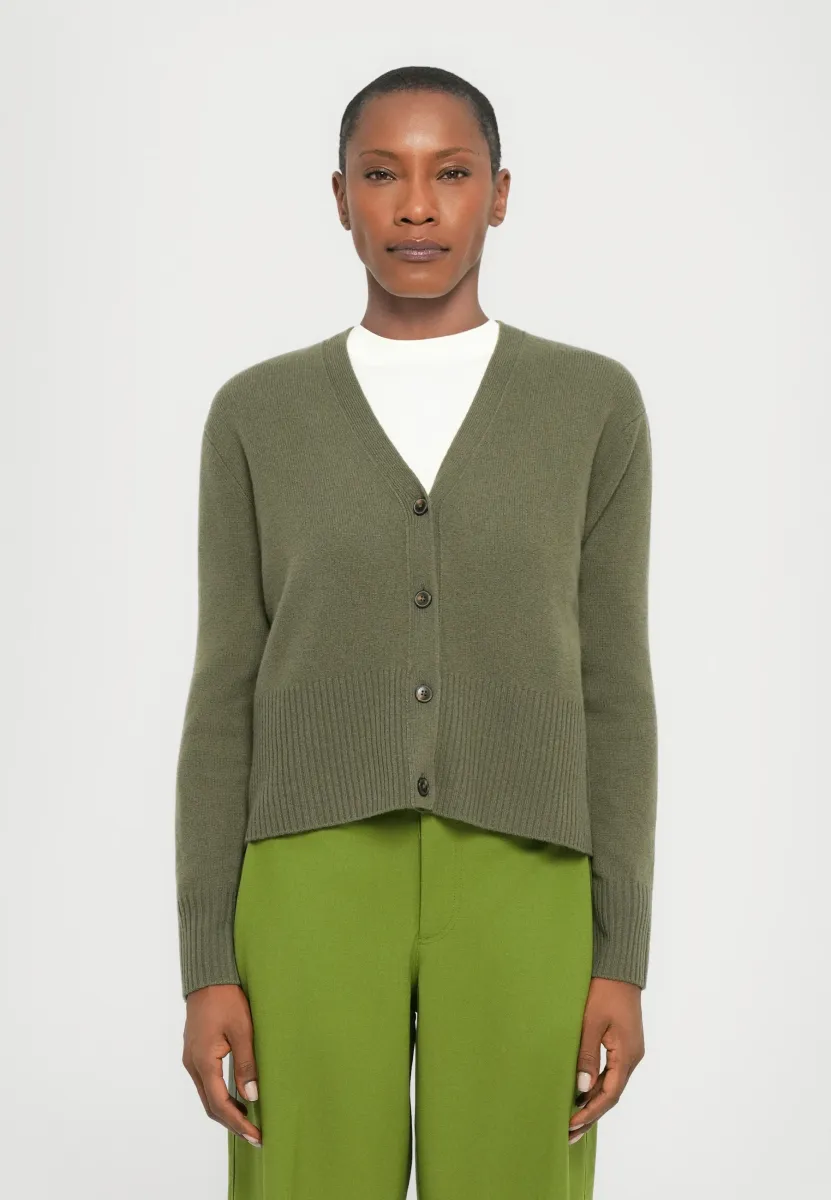 V NECK - Strickjacke - forest green
