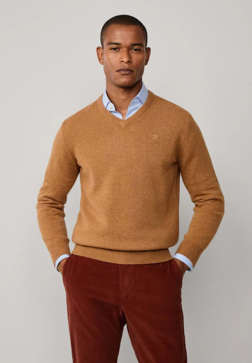 V NECK - Strickpullover - camel beige