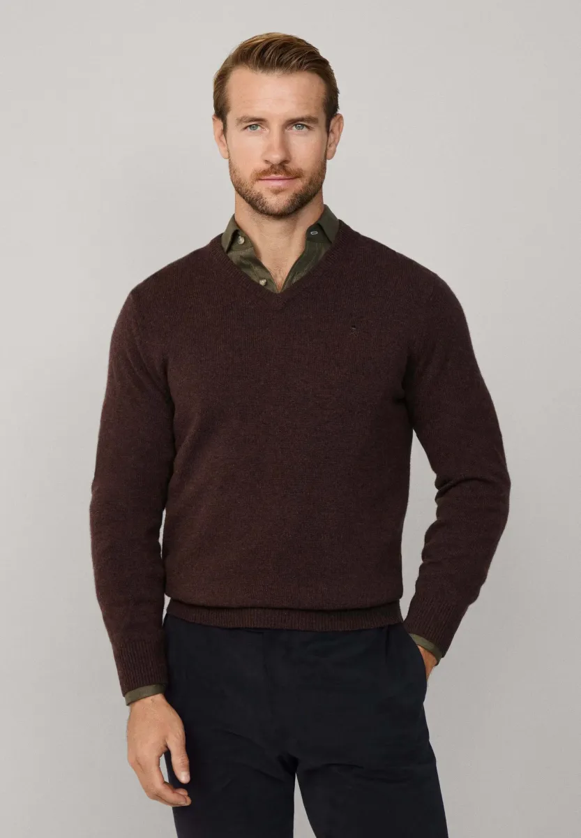 V NECK - Strickpullover - dark brown