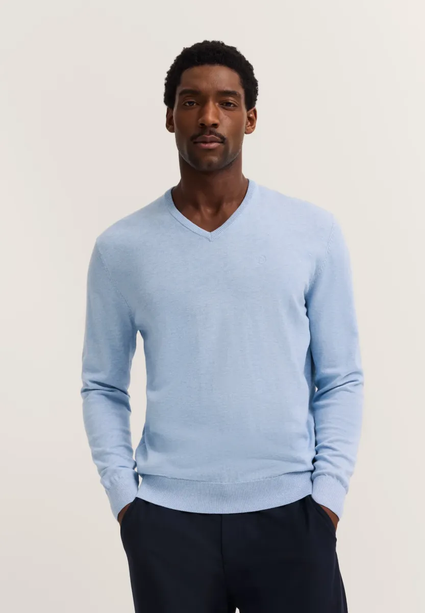 V-NECK - Strickpullover - hellblau