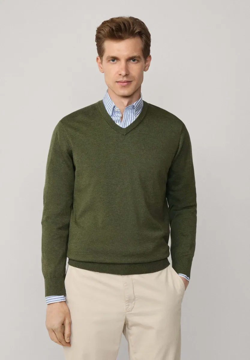 V-NECK - Strickpullover - khaki green