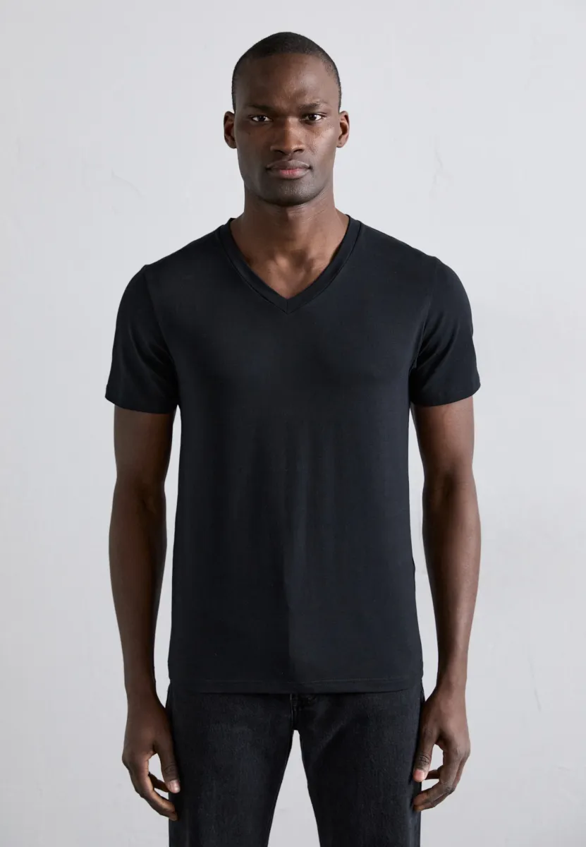 V NECK TEE - T-Shirt basic - black