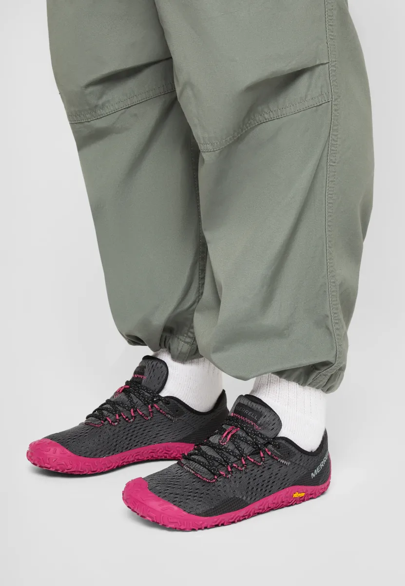 VAPOR GLOVE 6 - Laufschuh Straße - grey/pink