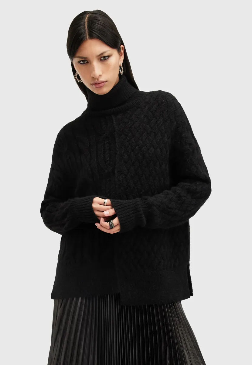 VARLA  - Strickpullover - black