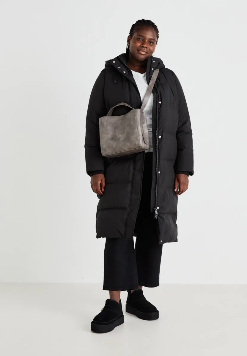 VMCERICAHOLLY LONG JACKET  - Daunenmantel - black