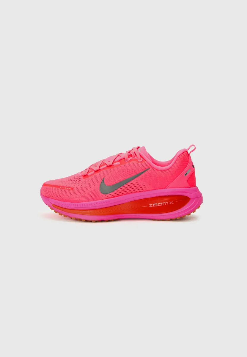VOMERO 18 - Laufschuh Straße - pink/silver-coloured/crimson/hyper orange/gum light brown/hyper pink