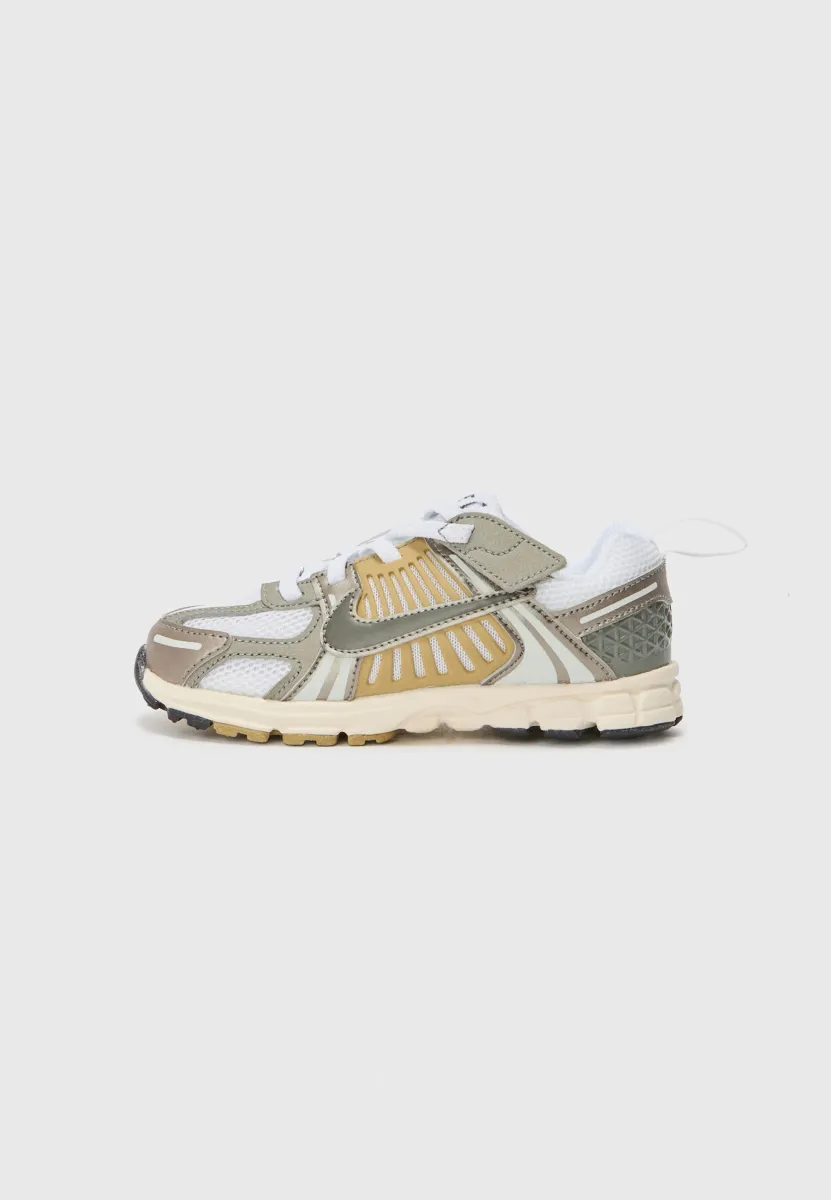 VOMERO 5 UNISEX - Sneaker low - pewter/medium ash/parachute beige/white