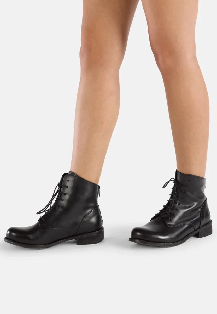 WIDE FIT - Ankle Boot - black