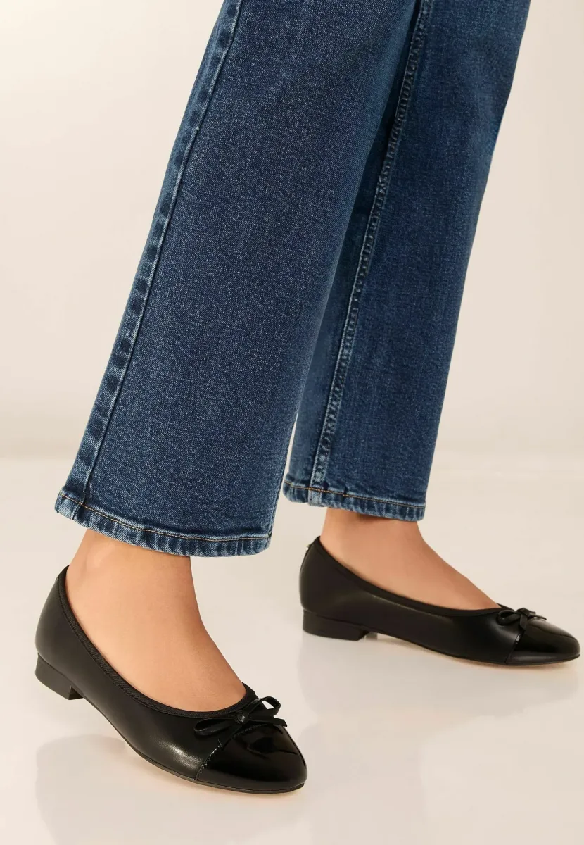 WIDE FIT TOE CAP - Klassischer Ballerina - black