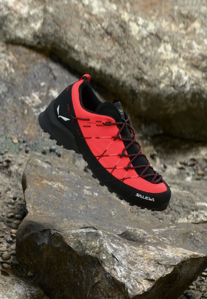 WILDFIRE 2 - Hikingschuh - fluo coral/black