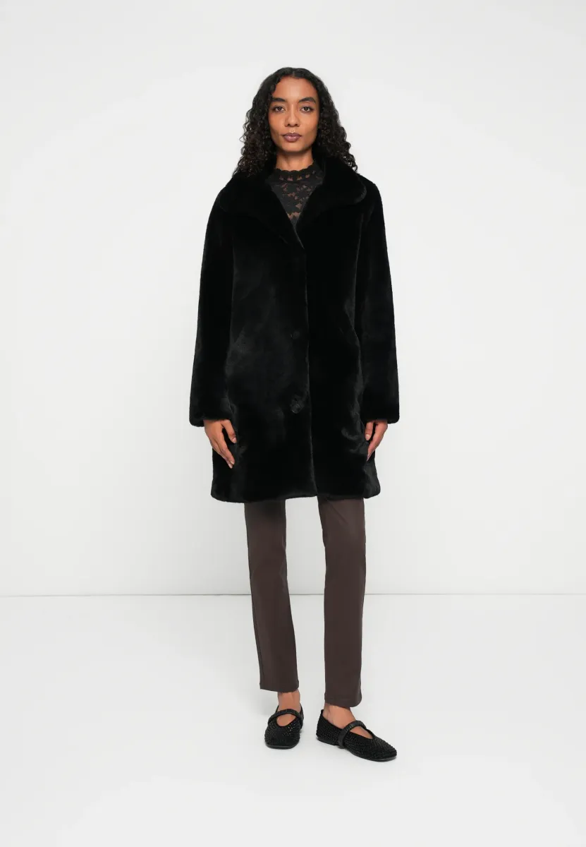 Wintermantel - deep black