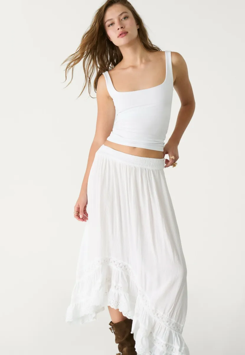 WITH A SQUARE-CUT NECKLINE - Top - white