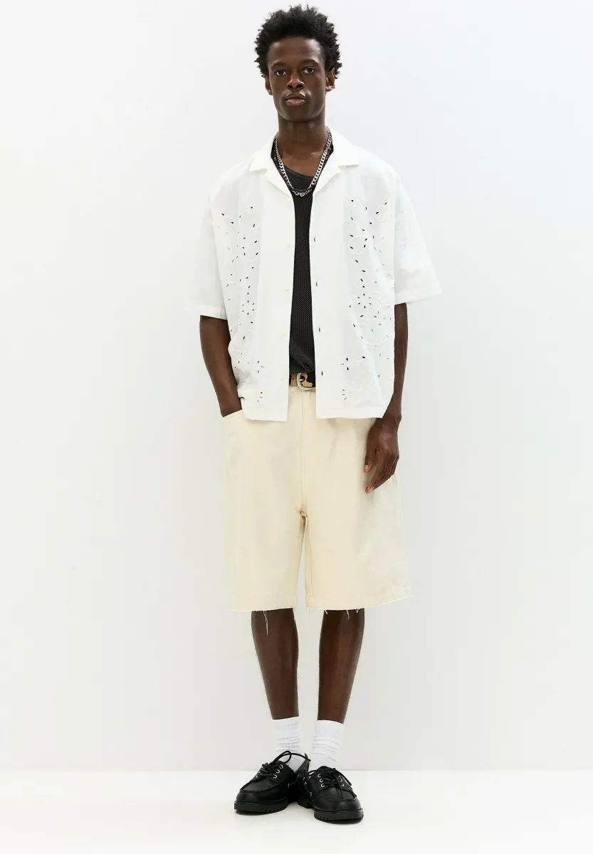 WITH EMBROIDERED FLOWERS - Hemd - white